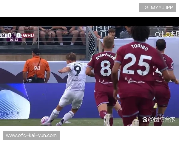 西汉姆替补上场立刻制造点球并亲自罚入改写比分，成比赛转折英雄！