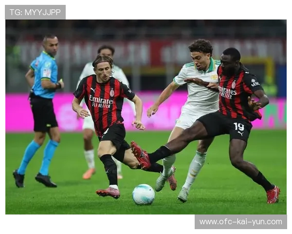 莱奥单刀挑射AC米兰锁定比分